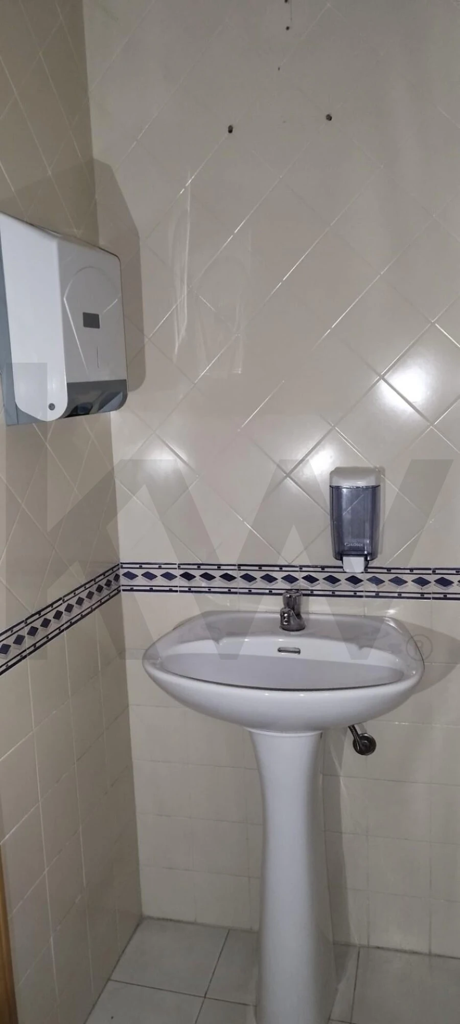 Loja para Arrendamento em Mina de Água Foto 25