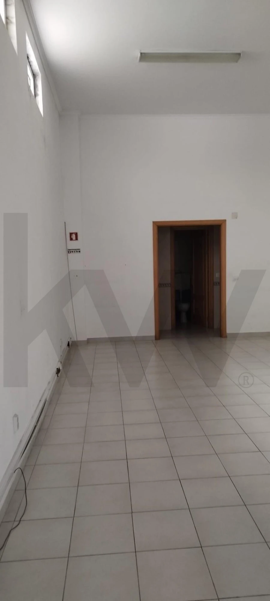 Loja para Arrendamento em Mina de Água Foto 21