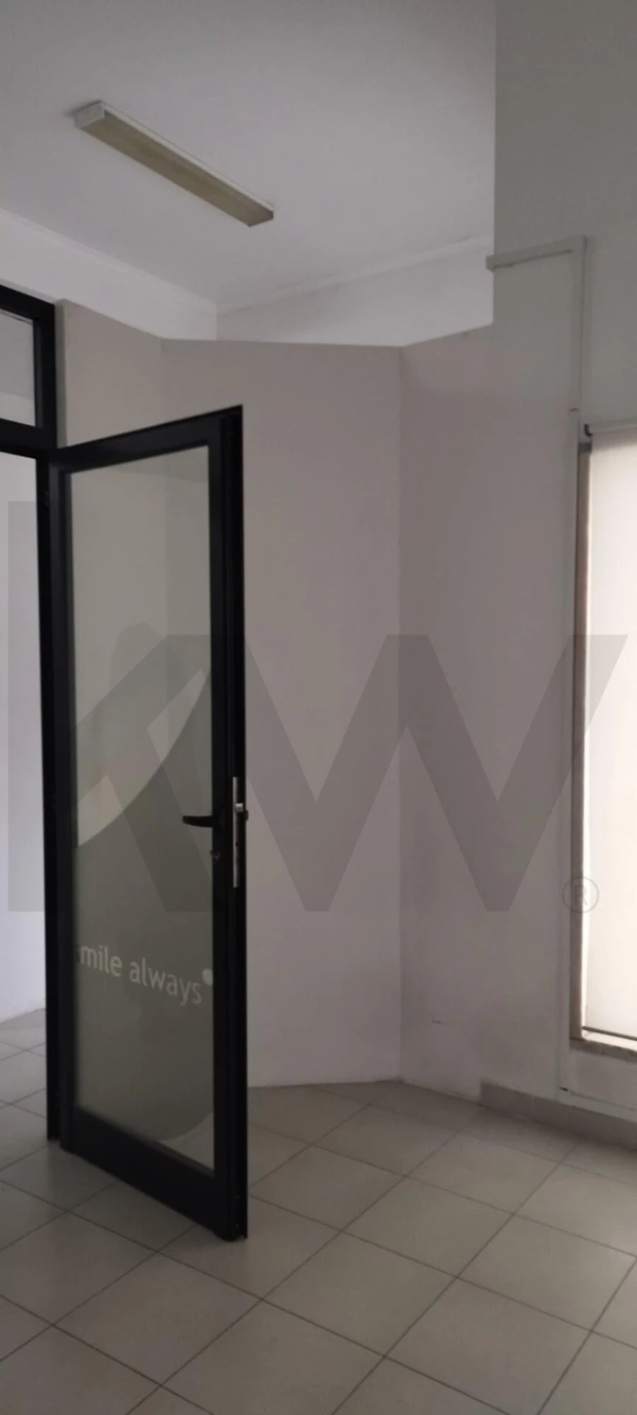 Loja para Arrendamento em Mina de Água Foto 15