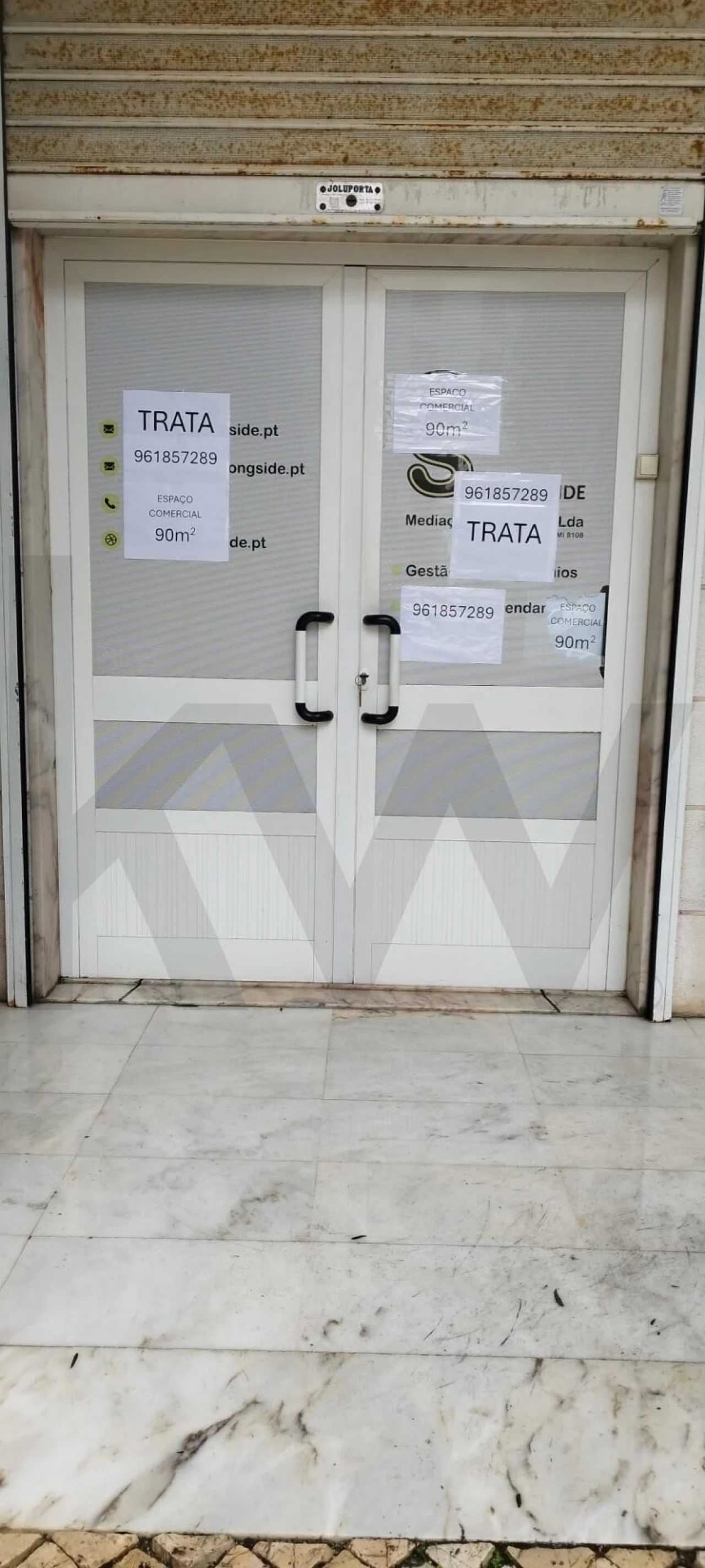 Loja para Arrendamento em Mina de Água Foto 1