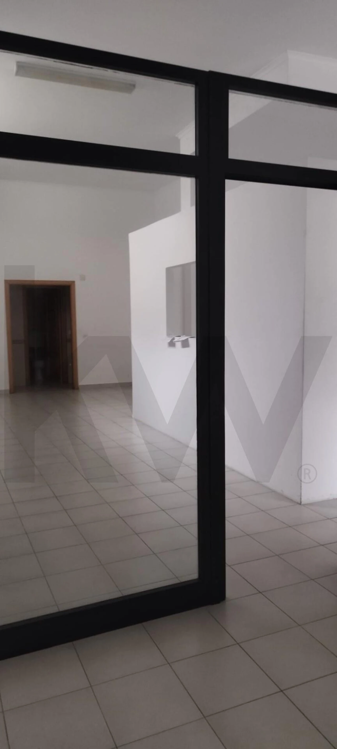 Loja para Arrendamento em Mina de Água Foto 13