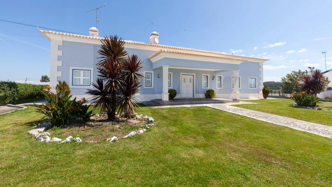 Moradia T5 para Venda em Fazendas de Almeirim Foto 6