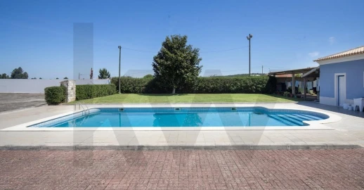 Moradia T5 para Venda em Fazendas de Almeirim