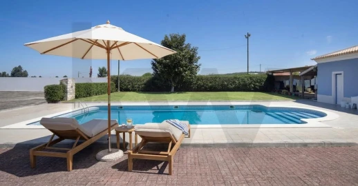 Moradia T5 para Venda em Fazendas de Almeirim