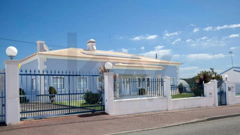 Moradia T5 para Venda em Fazendas de Almeirim