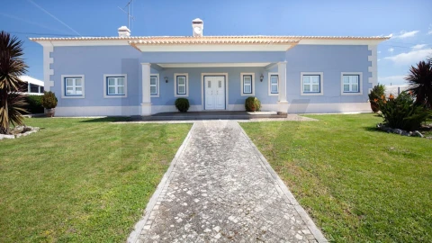 Moradia T5 para Venda em Fazendas de Almeirim