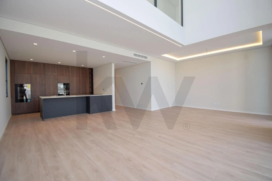 Moradia T4 para Venda em Alcabideche Foto 15