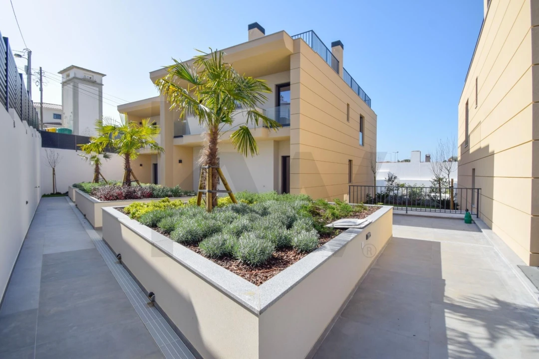 Moradia T4 para Venda em Alcabideche Foto 1