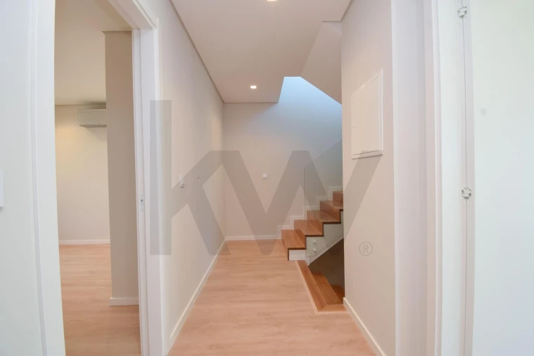 Moradia T4 para Venda em Alcabideche Foto 39