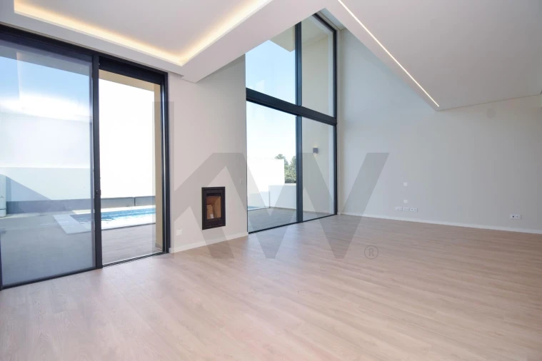 Moradia T4 para Venda em Alcabideche Foto 11