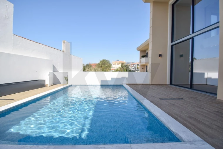 Moradia T4 para Venda em Alcabideche Foto 8