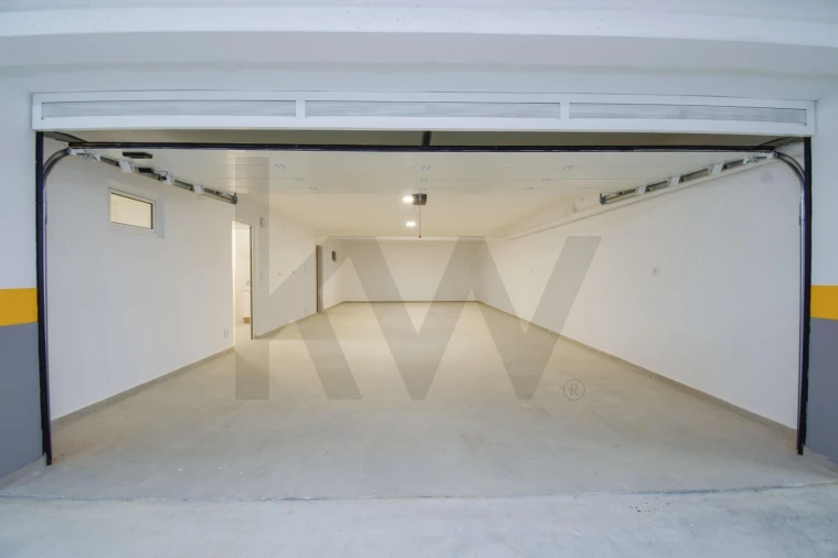 Moradia T4 para Venda em Alcabideche Foto 44