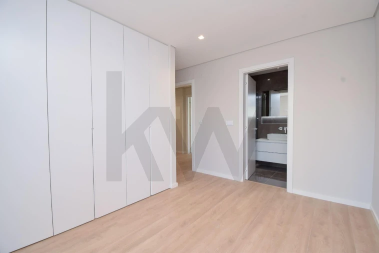 Moradia T4 para Venda em Alcabideche Foto 29