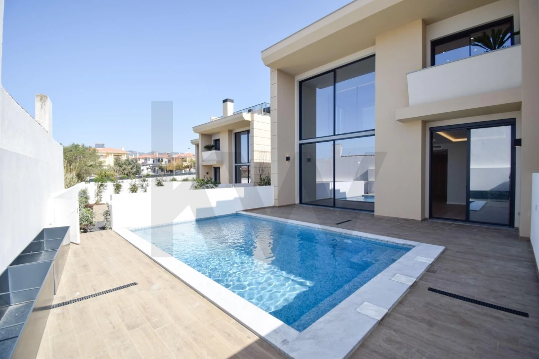 Moradia T4 para Venda em Alcabideche Foto 5