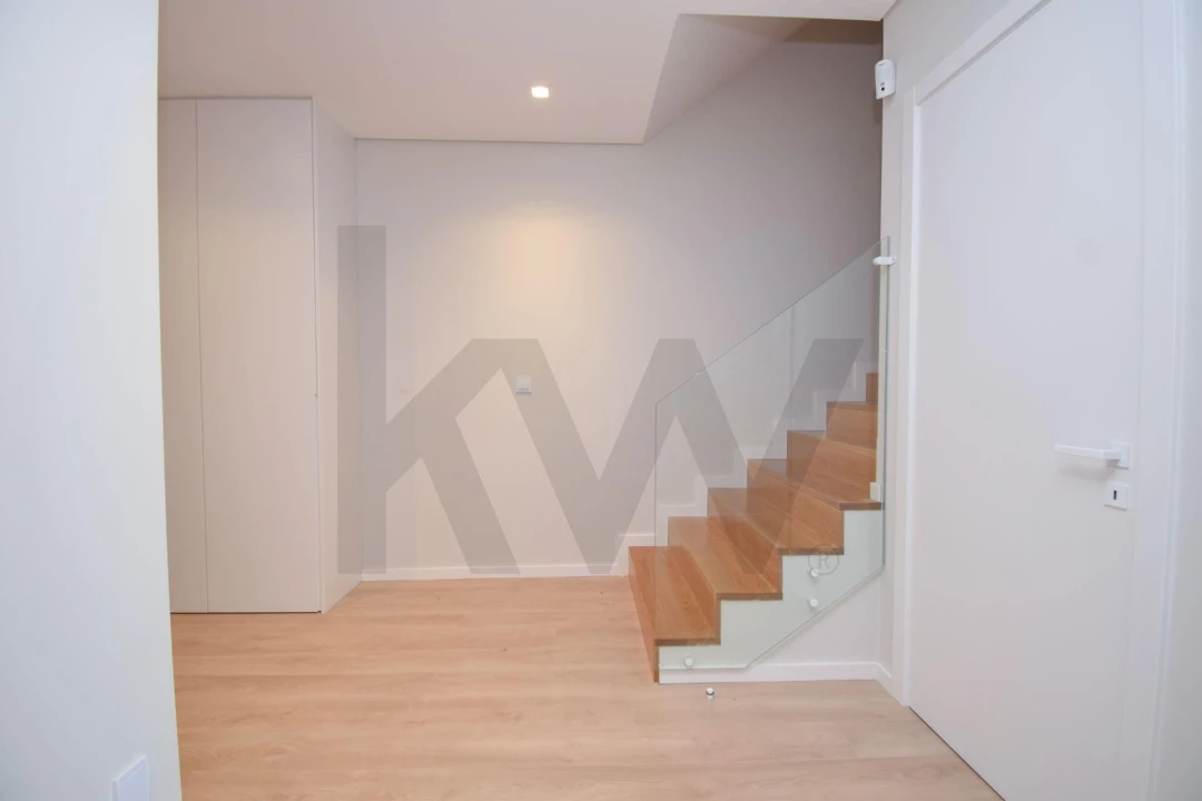 Moradia T4 para Venda em Alcabideche Foto 23