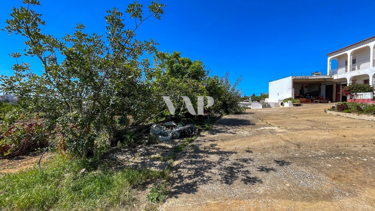 Moradia T8 para Venda em Quarteira Foto 28