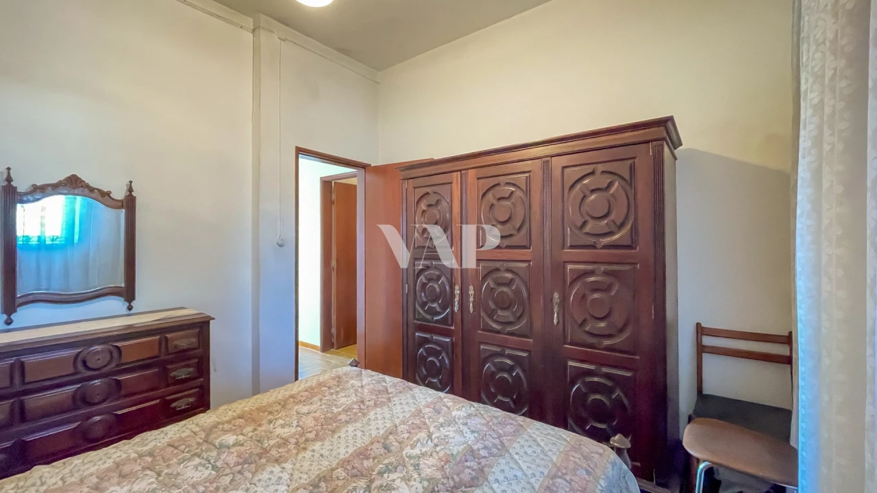 Moradia T8 para Venda em Quarteira Foto 9