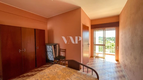 Moradia T8 para Venda em Quarteira