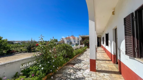Moradia T8 para Venda em Quarteira
