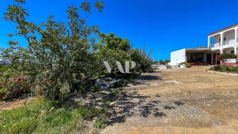 Moradia T8 para Venda em Quarteira