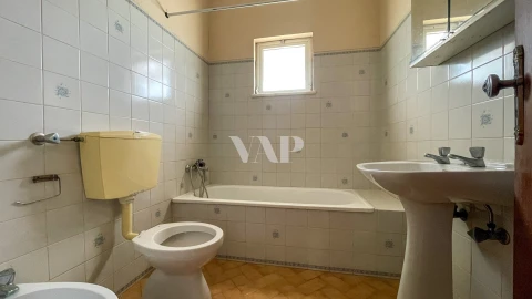 Moradia T8 para Venda em Quarteira