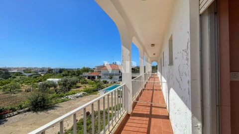 Moradia T8 para Venda em Quarteira