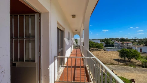 Moradia T8 para Venda em Quarteira