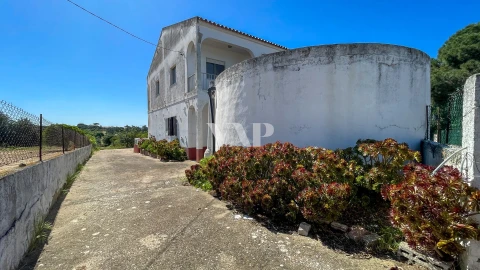 Moradia T8 para Venda em Quarteira