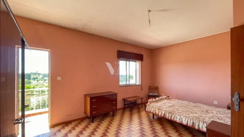 Moradia T8 para Venda em Quarteira