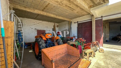 Moradia T8 para Venda em Quarteira