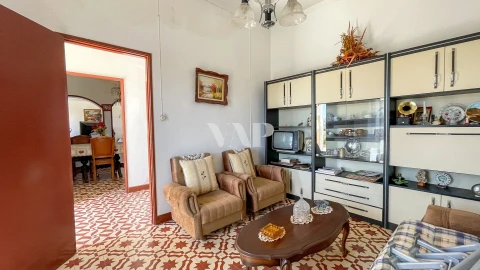 Moradia T8 para Venda em Quarteira