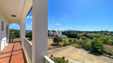 Moradia T8 para Venda em Quarteira