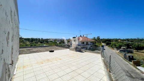 Moradia T8 para Venda em Quarteira