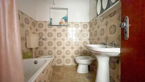 Moradia T8 para Venda em Quarteira