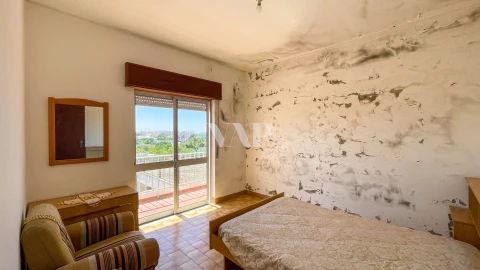 Moradia T8 para Venda em Quarteira