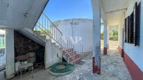 Moradia T8 para Venda em Quarteira