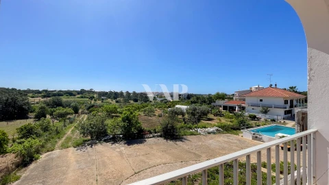 Moradia T8 para Venda em Quarteira