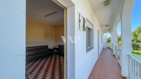 Moradia T8 para Venda em Quarteira