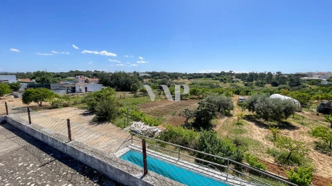 Moradia T8 para Venda em Quarteira