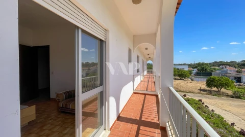 Moradia T8 para Venda em Quarteira