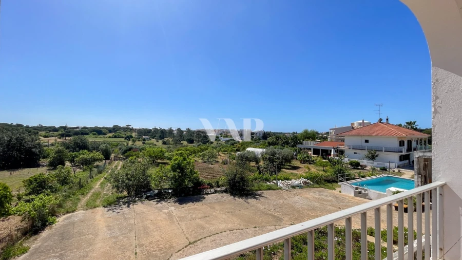 Moradia T8 para Venda em Quarteira Foto 44