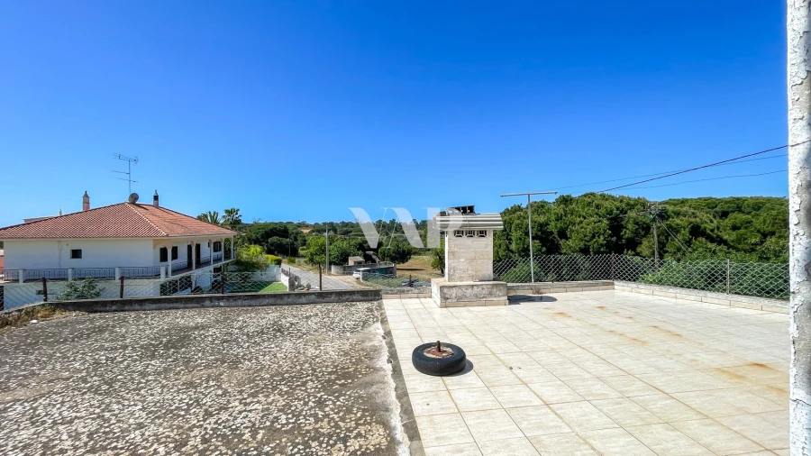 Moradia T8 para Venda em Quarteira Foto 75