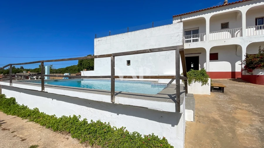 Moradia T8 para Venda em Quarteira Foto 25