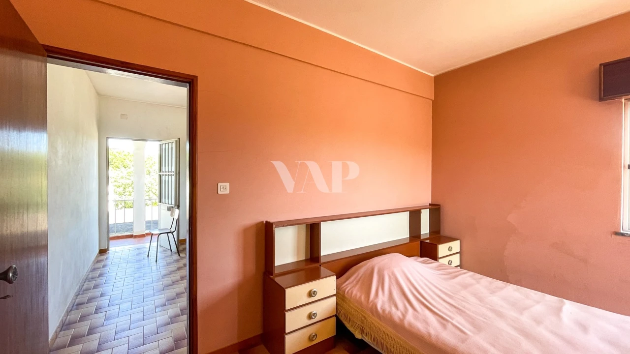 Moradia T8 para Venda em Quarteira Foto 38