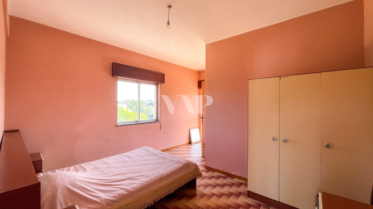 Moradia T8 para Venda em Quarteira Foto 37