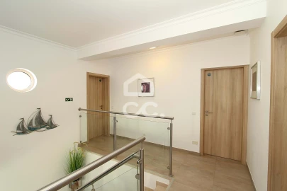 Moradia T4 para Venda em Armação de Pera