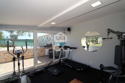 Moradia T4 para Venda em Armação de Pera