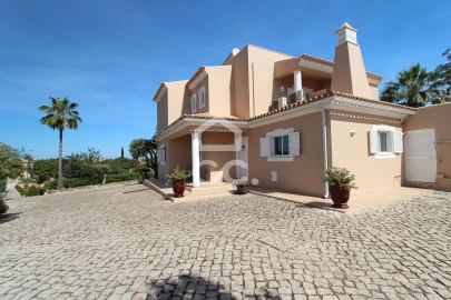 Moradia T4 para Venda em Armação de Pera