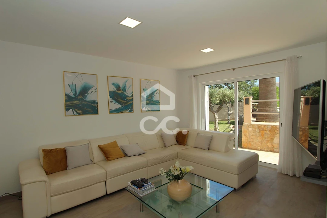 Moradia T4 para Venda em Armação de Pera Foto 9