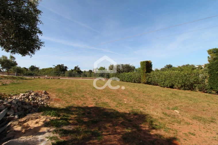 Moradia T4 para Venda em Armação de Pera Foto 38